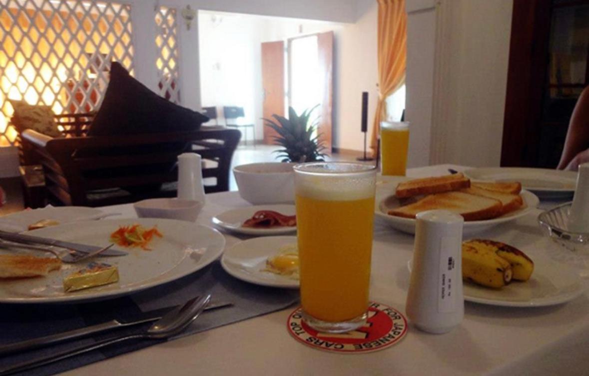 Dions Guest House เนกอมโบ ภายนอก รูปภาพ