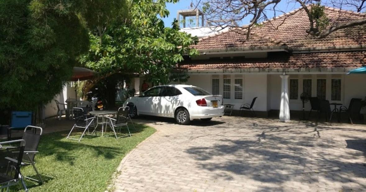 Dions Guest House เนกอมโบ ภายนอก รูปภาพ