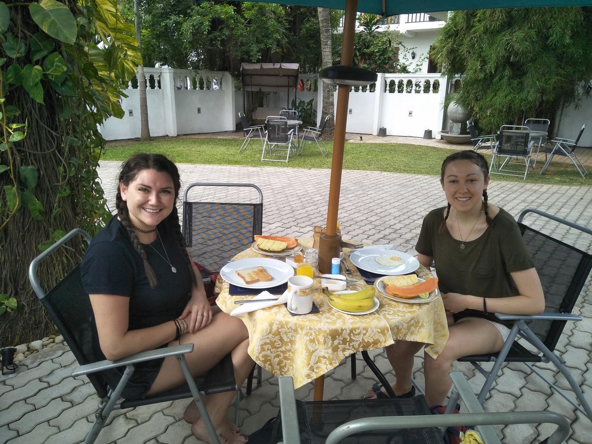 Dions Guest House เนกอมโบ ภายนอก รูปภาพ
